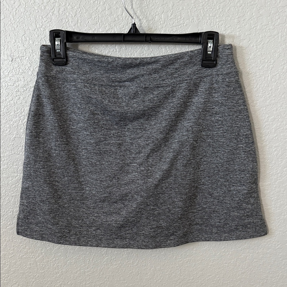 Chic Heather Gray Mini Skirt with built in shorts. Skort size small. - Picture 2 of 4
